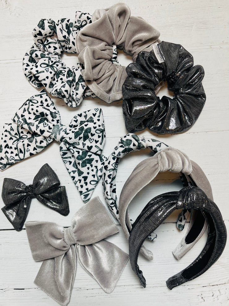 Silver (velvet)